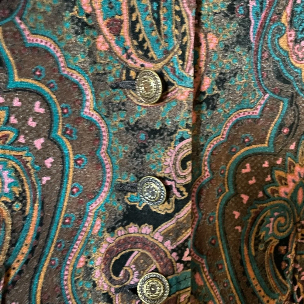 Script Vibrant Paisley Jacket - Picture 3 of 7